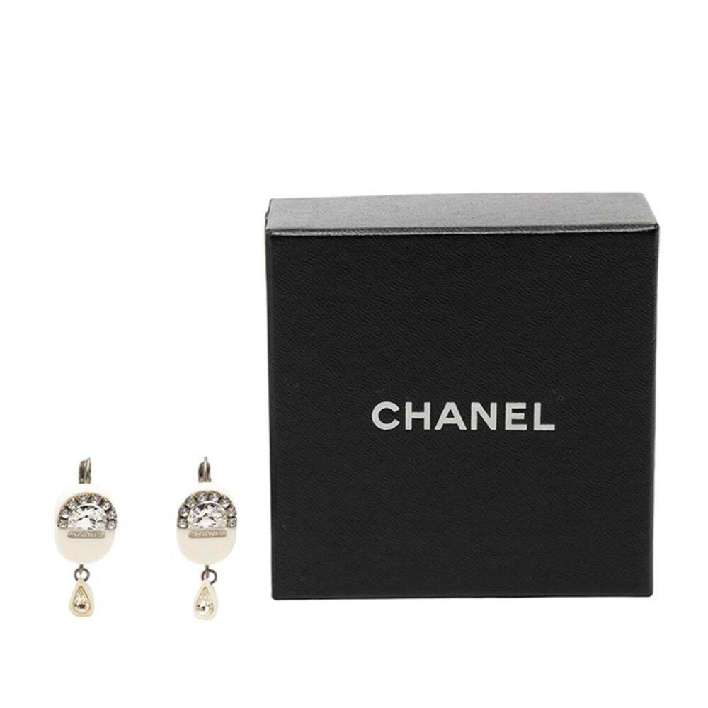 CHANEL Authentic White Earrings - Picture 4 of 4